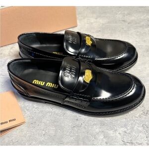 Bass Glossy Black Loafers with Gold Detail new